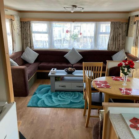 Lovley 3 Bedroom Static Caravan In Clarach Bay Aberystwyth Exterior photo