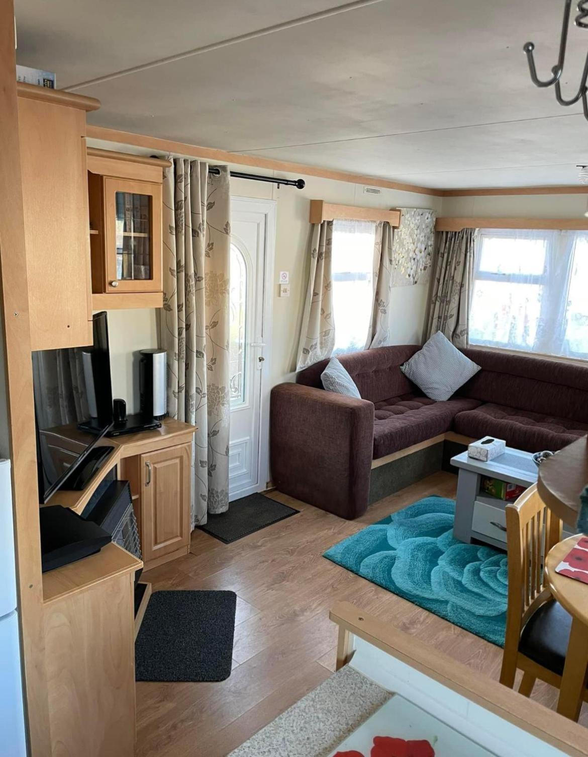 Lovley 3 Bedroom Static Caravan In Clarach Bay Aberystwyth Exterior photo