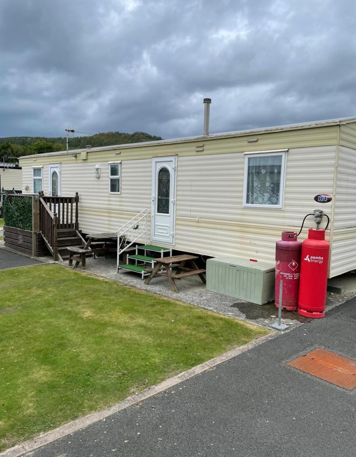 Lovley 3 Bedroom Static Caravan In Clarach Bay Aberystwyth Exterior photo